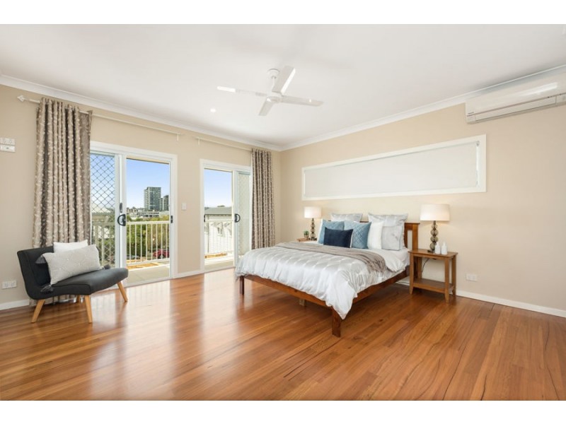 43 St Leonards Street, Coorparoo QLD 4151