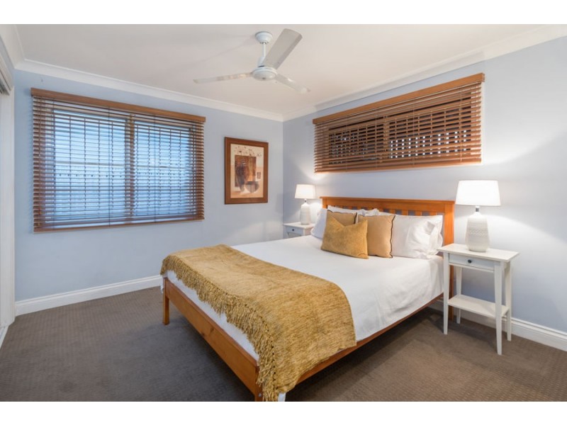 72A Newman Avenue, Camp Hill QLD 4152