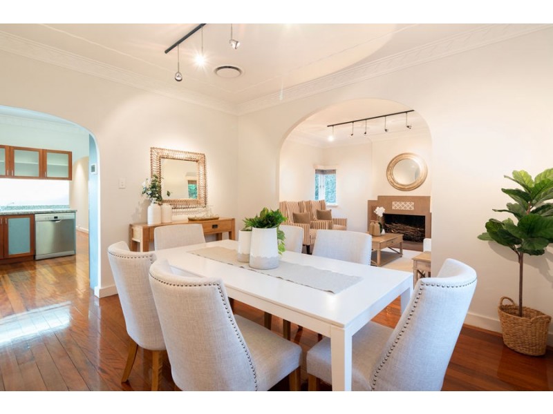 7 Geelong Avenue, Holland Park QLD 4121