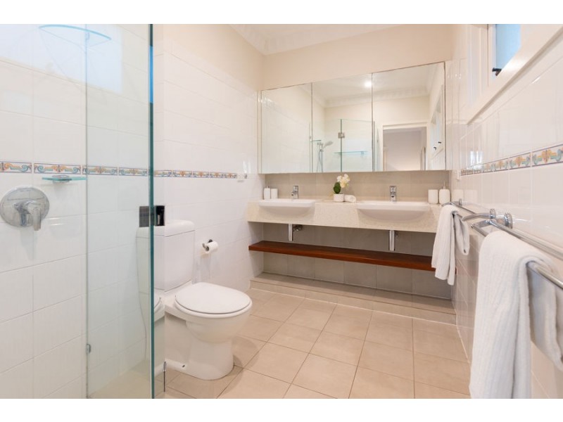 7 Geelong Avenue, Holland Park QLD 4121