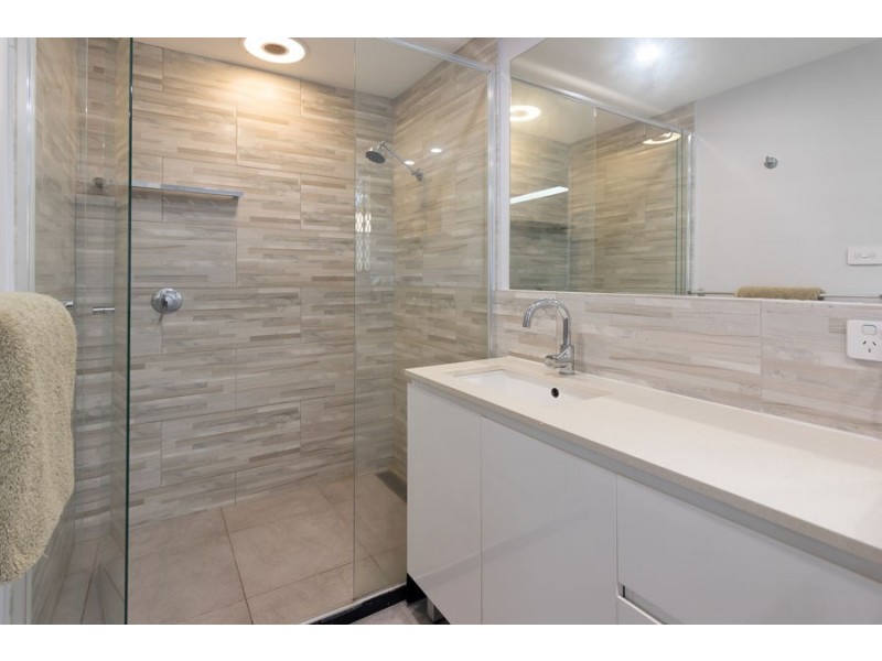 360 Meadowlands Road, Belmont QLD 4153