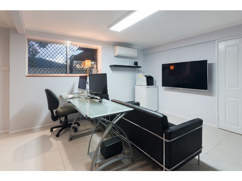 360 Meadowlands Road, Belmont QLD 4153