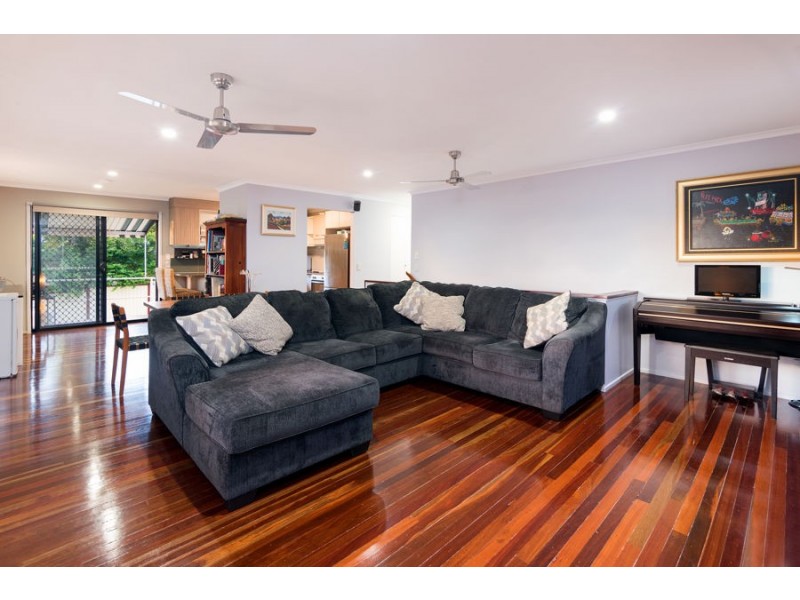 360 Meadowlands Road, Belmont QLD 4153