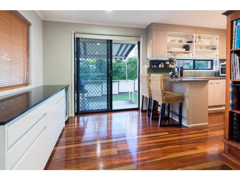 360 Meadowlands Road, Belmont QLD 4153