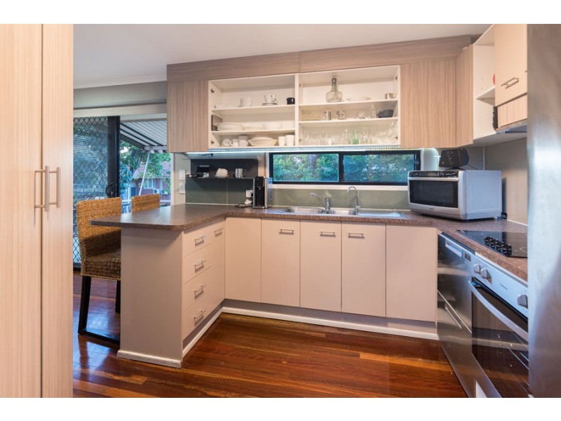 360 Meadowlands Road, Belmont QLD 4153