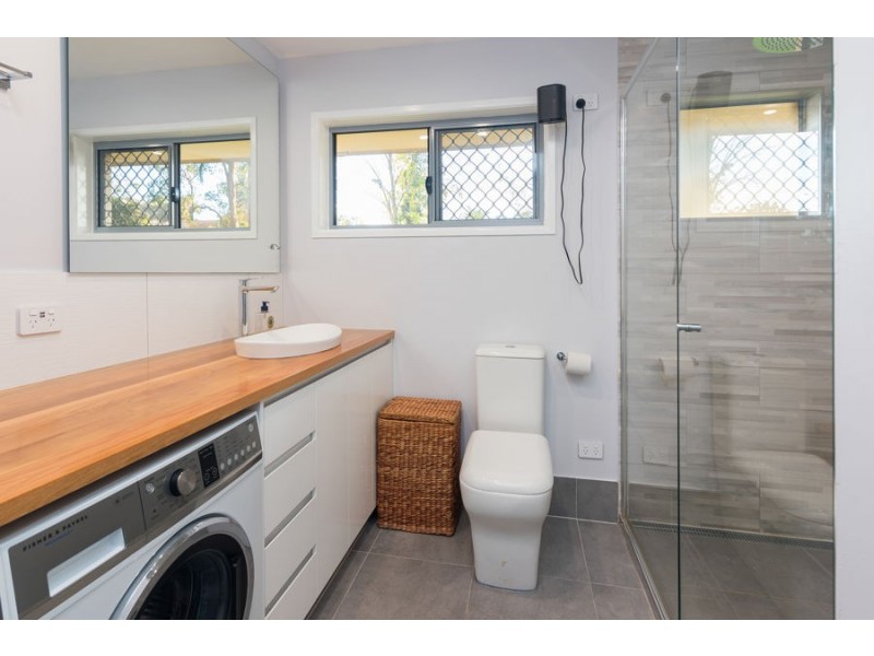 360 Meadowlands Road, Belmont QLD 4153