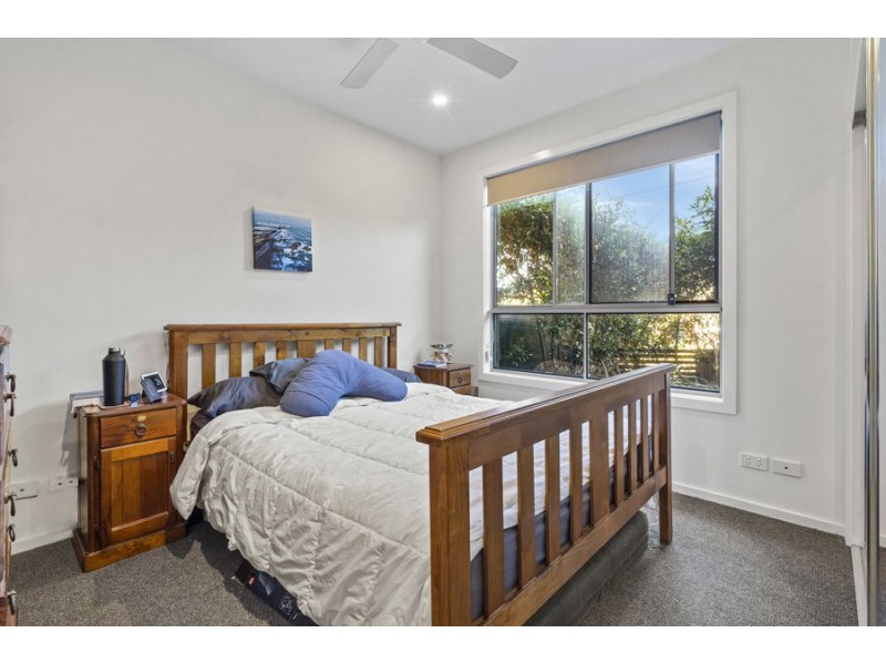 1 / 19 Pickwick St, Cannon Hill QLD 4170