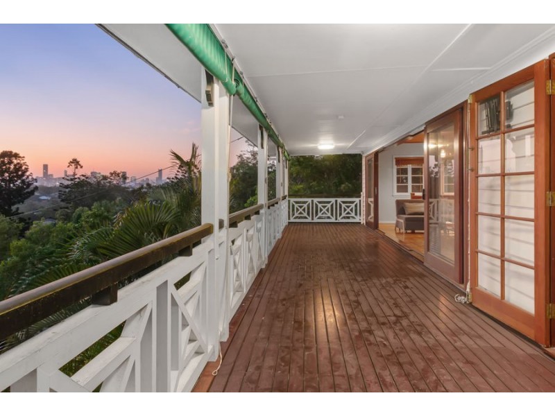 35 Majestic Outlook, Seven Hills QLD 4170