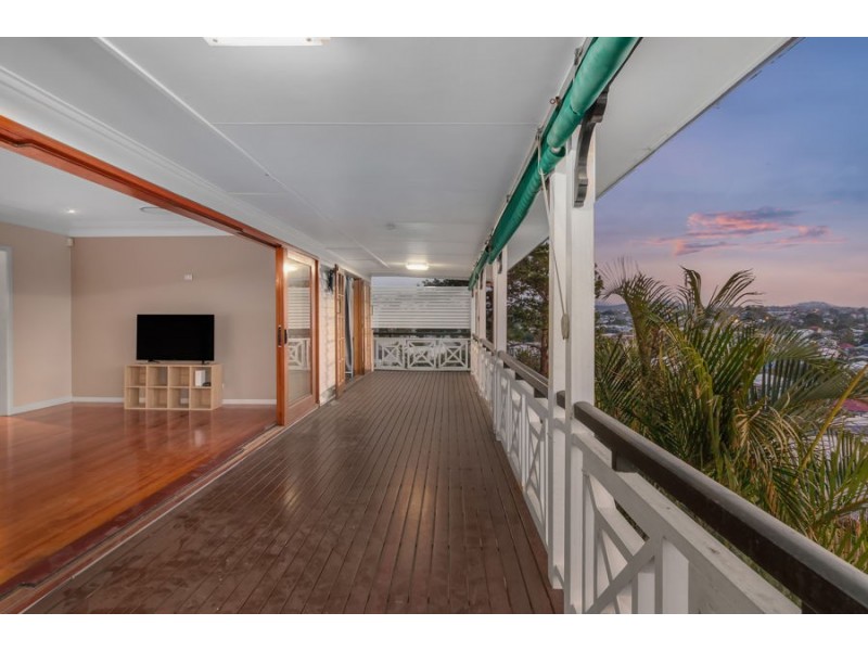 35 Majestic Outlook, Seven Hills QLD 4170