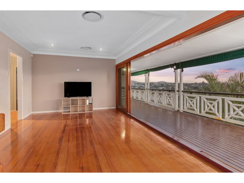 35 Majestic Outlook, Seven Hills QLD 4170