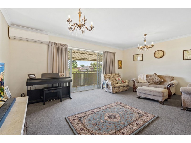 4 / 8 Noela Street, Coorparoo QLD 4151