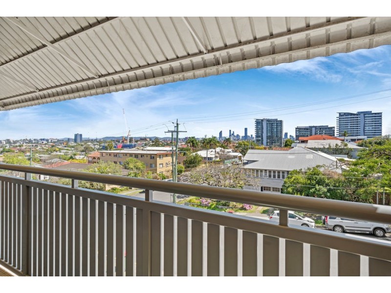 4 / 8 Noela Street, Coorparoo QLD 4151