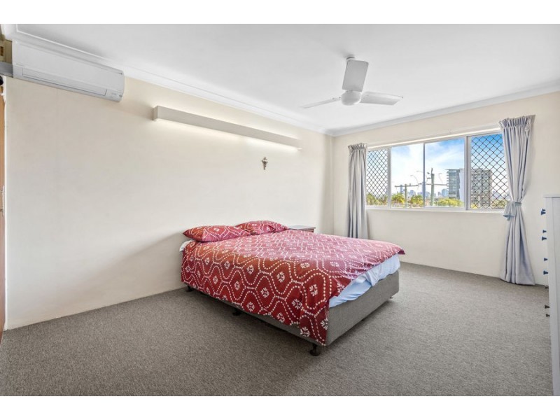 4 / 8 Noela Street, Coorparoo QLD 4151