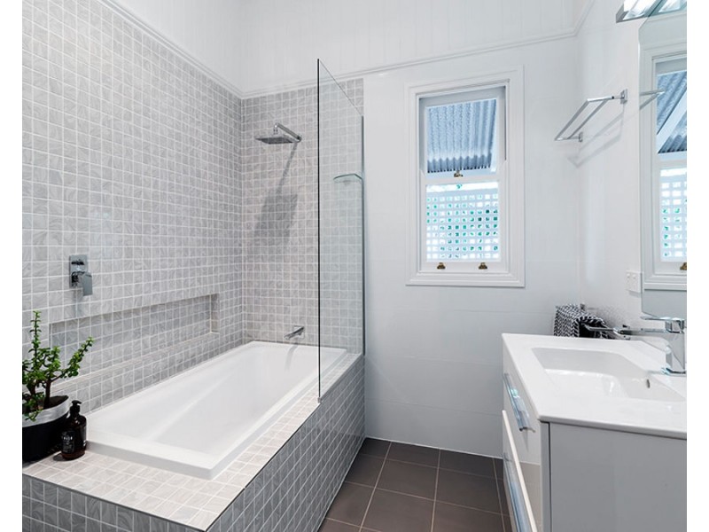 63 Henderson Street, Bulimba QLD 4171