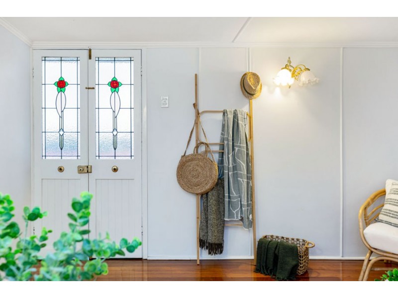 18 Brodie Street, Holland Park West QLD 4121