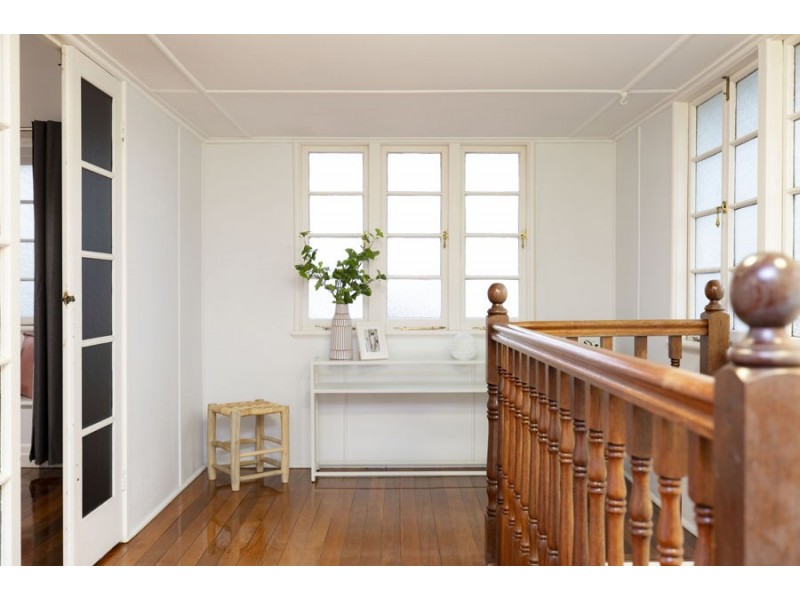 18 Brodie Street, Holland Park West QLD 4121