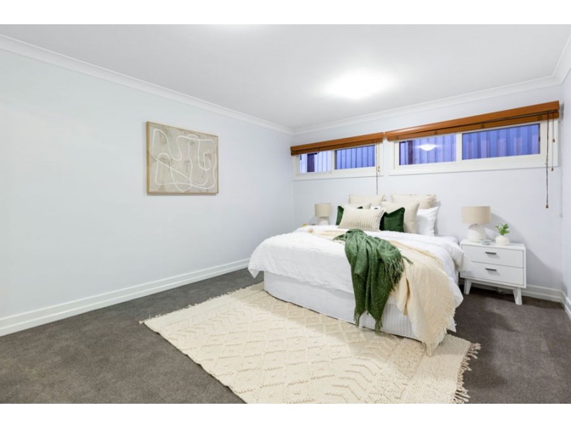 18 Brodie Street, Holland Park West QLD 4121