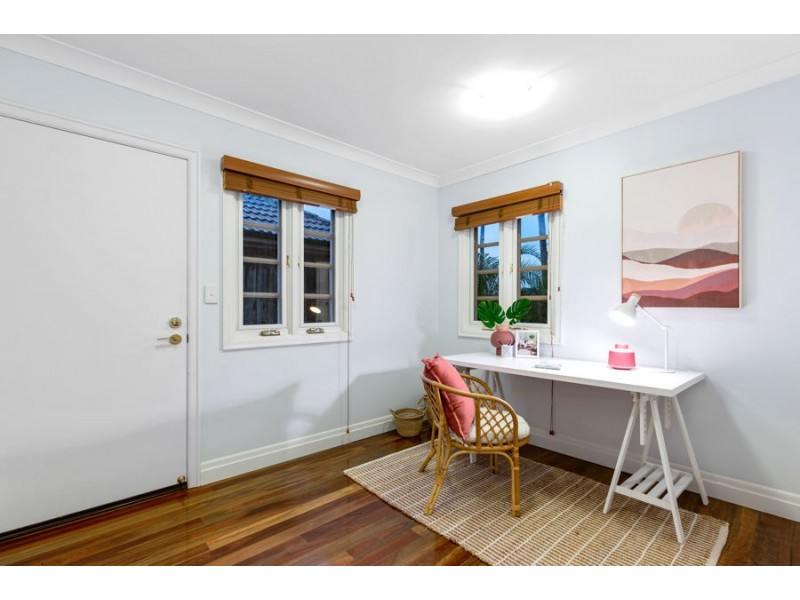 18 Brodie Street, Holland Park West QLD 4121