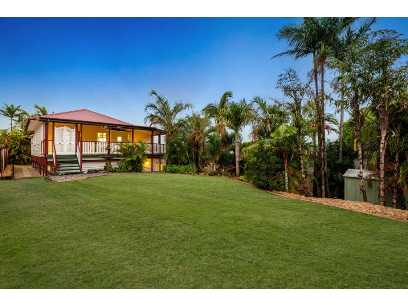 18 Brodie Street, Holland Park West QLD 4121