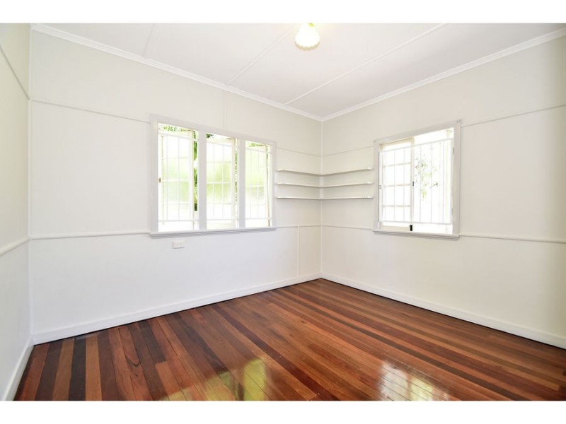 15 Esmonde Place, Coorparoo QLD 4151