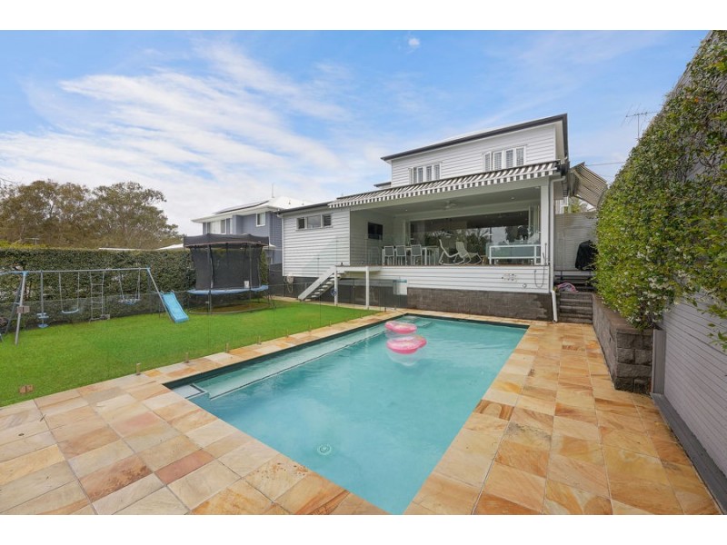 32 Pelham Street, Coorparoo QLD 4151