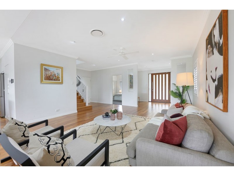 32 Pelham Street, Coorparoo QLD 4151