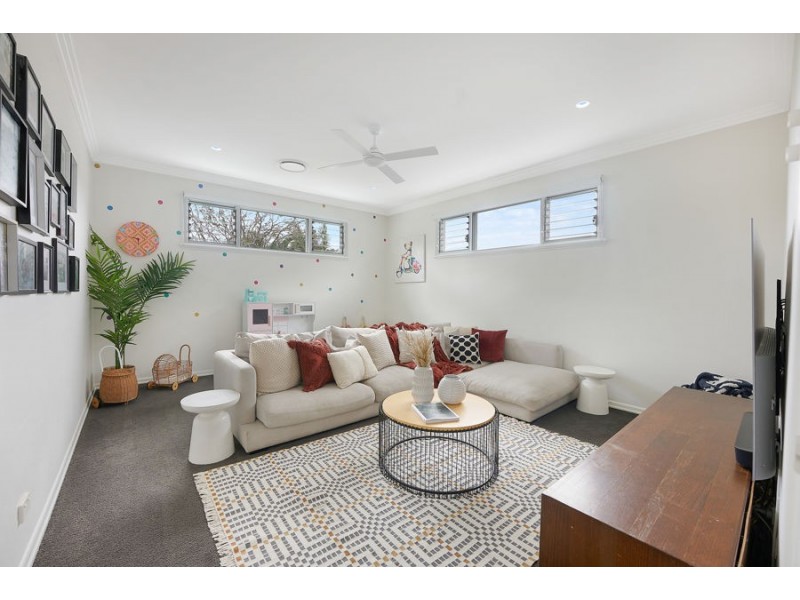 32 Pelham Street, Coorparoo QLD 4151