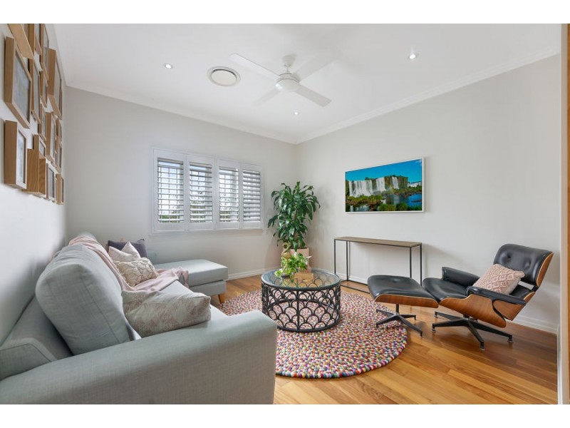 32 Pelham Street, Coorparoo QLD 4151