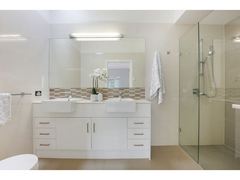 32 Pelham Street, Coorparoo QLD 4151