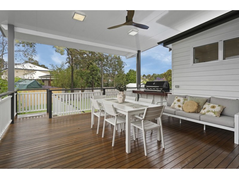 52 Wylma Street, Holland Park QLD 4121