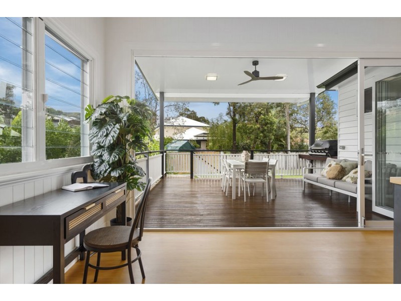 52 Wylma Street, Holland Park QLD 4121