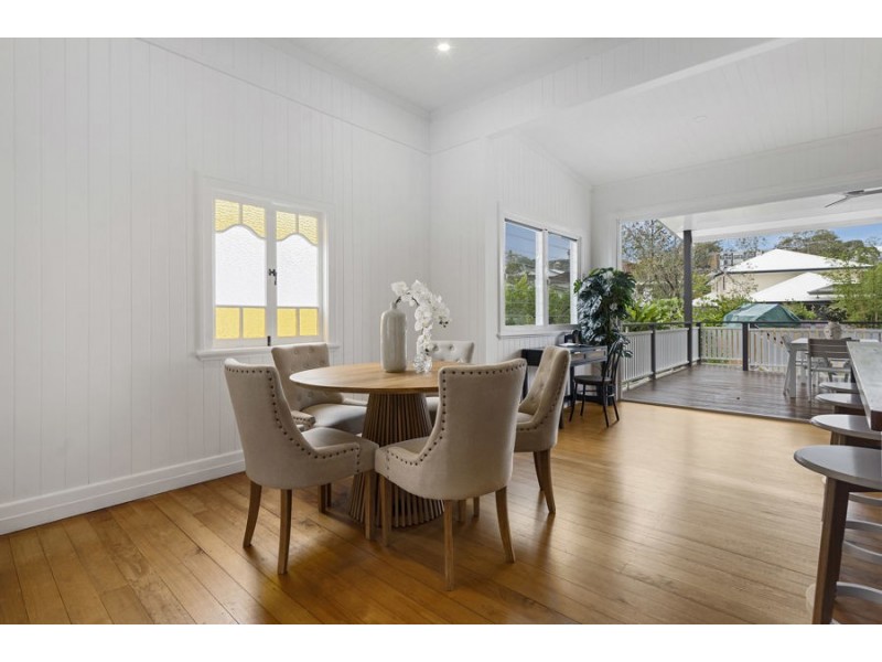 52 Wylma Street, Holland Park QLD 4121