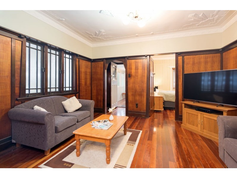 76 Bunya Street, Greenslopes QLD 4120