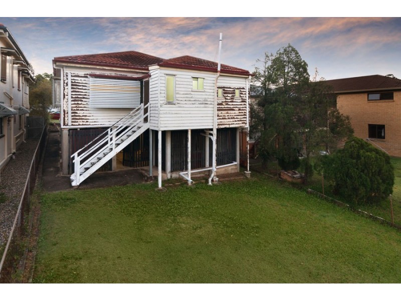 76 Bunya Street, Greenslopes QLD 4120