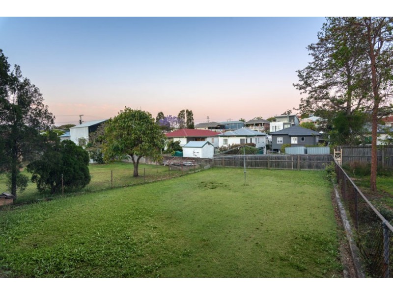76 Bunya Street, Greenslopes QLD 4120