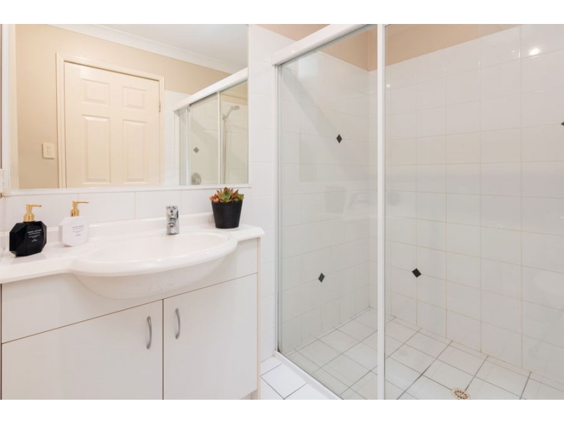 1/132 Kate Street, Carina QLD 4152