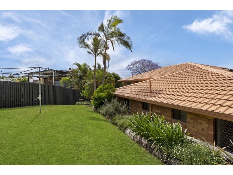 143 Sapphire Street, Holland Park QLD 4121