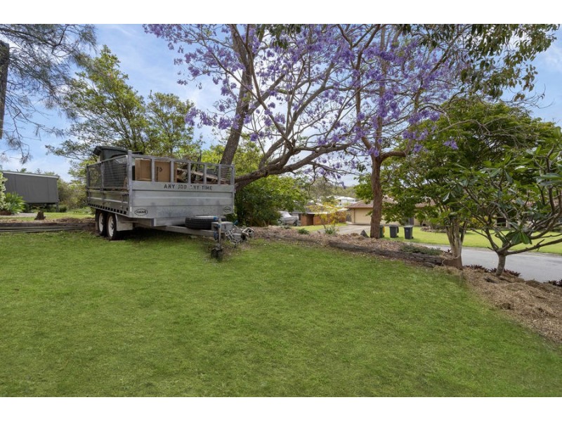 143 Sapphire Street, Holland Park QLD 4121