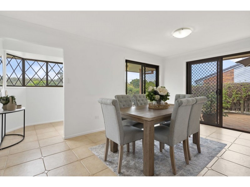 143 Sapphire Street, Holland Park QLD 4121