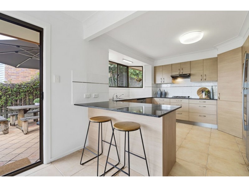 143 Sapphire Street, Holland Park QLD 4121