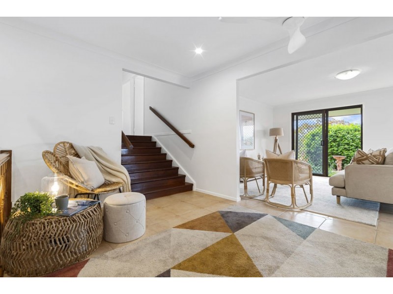 143 Sapphire Street, Holland Park QLD 4121