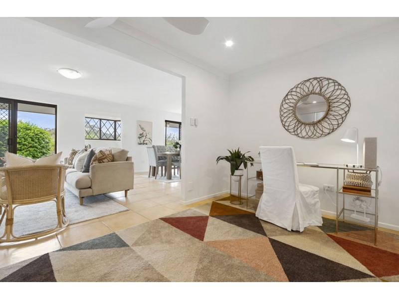 143 Sapphire Street, Holland Park QLD 4121