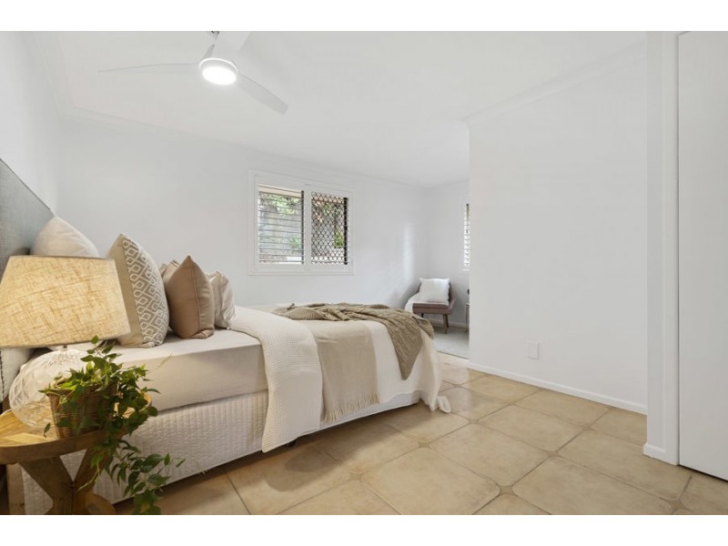 143 Sapphire Street, Holland Park QLD 4121