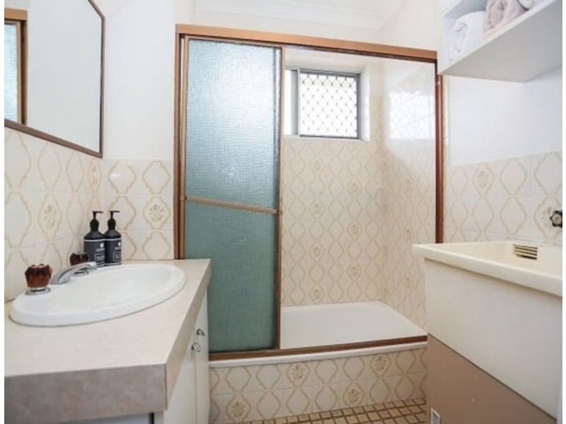 4/22 Princess st, Fairfield QLD 4103