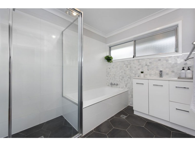 6 Kenrose Street, Carina QLD 4152