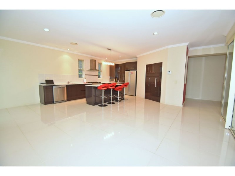 15 Bowers street, Eight Mile Plains QLD 4113