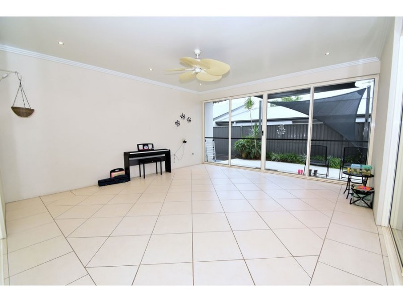 15 Bowers street, Eight Mile Plains QLD 4113