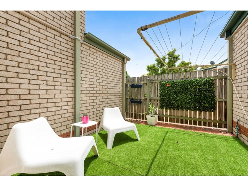 9/180 Seville rd, Holland Park QLD 4121