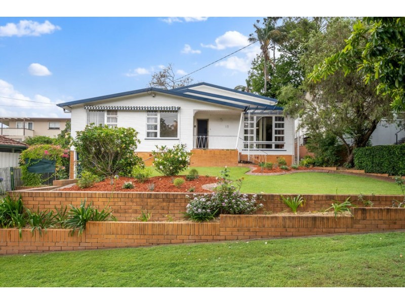 15 Nealdon st, Holland Park QLD 4121