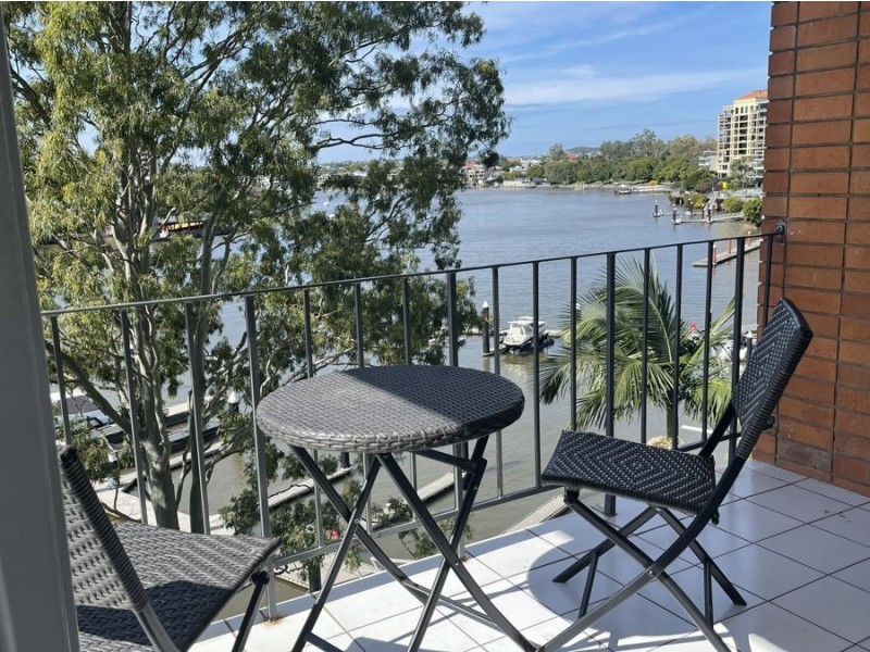 12 / 44 O’Connell St, Kangaroo Point QLD 4169
